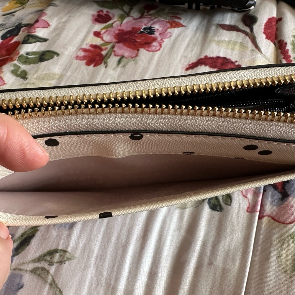 Kate Spade polka dot wallet in white color. - Picture 4 of 8